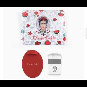 Frida Kahlo Beauty Brush, cleaning pad, & case NEW